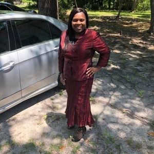 Meet your Posher, Deena